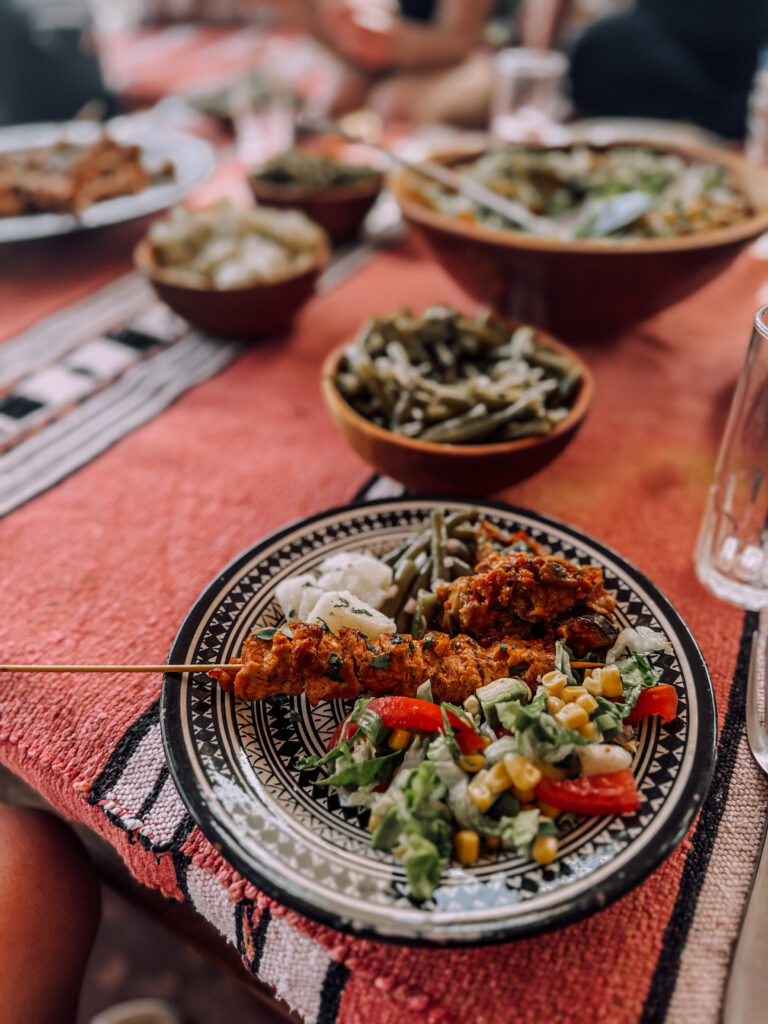 surf yoga retreat marokko food