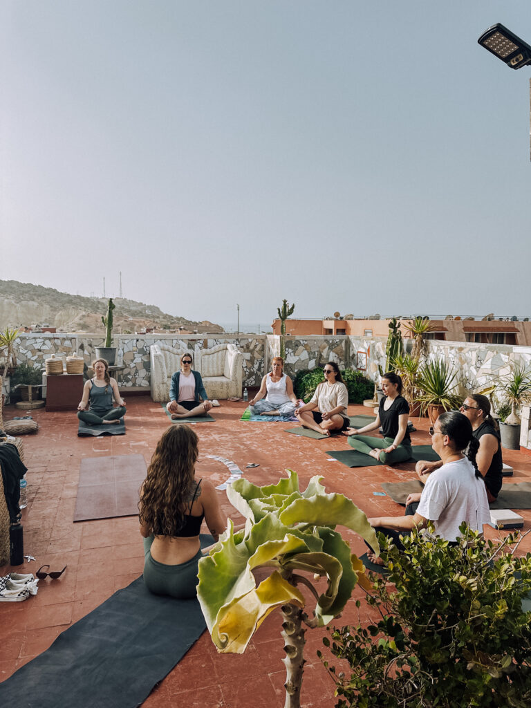 yoga am dach marokko